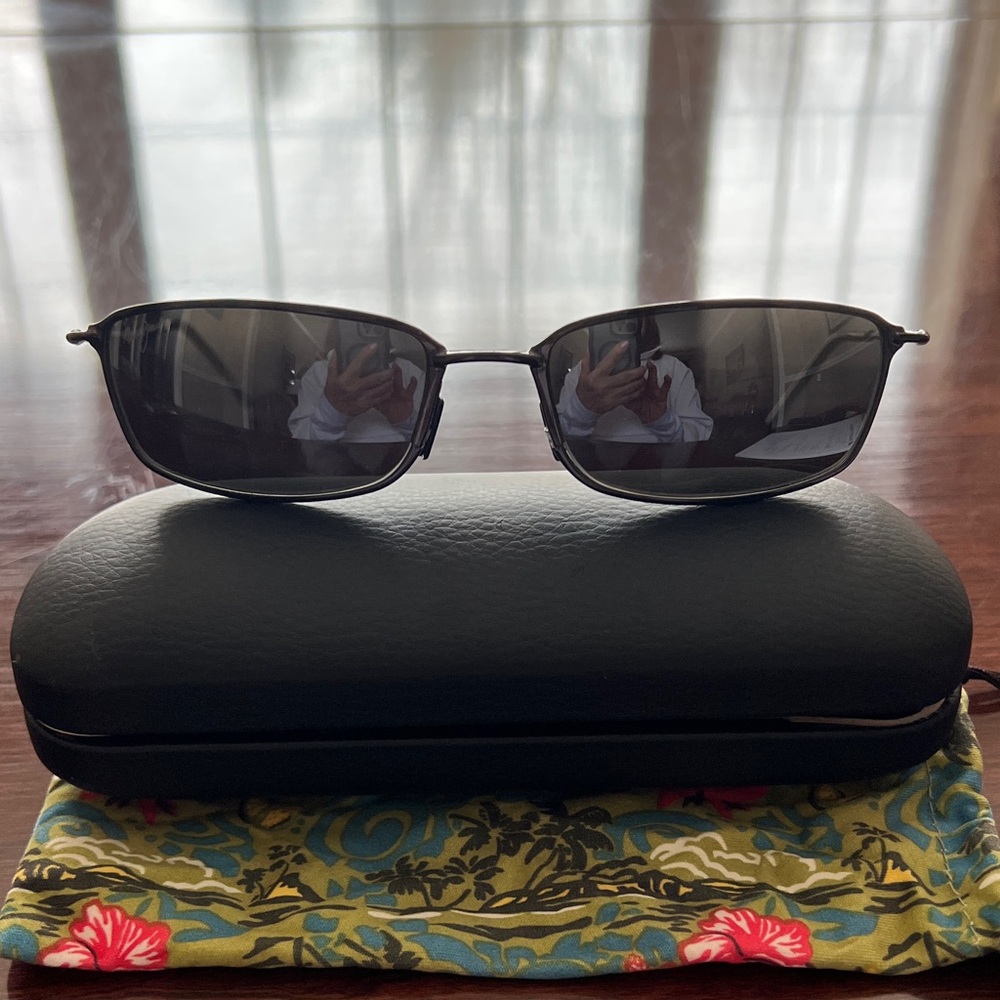 Maui Jim Black Polarized Sunglasses